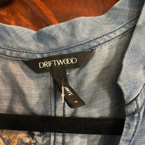 Driftwood dress shirt women’s Embroidered Floral Design size M - Picture 5 of 5